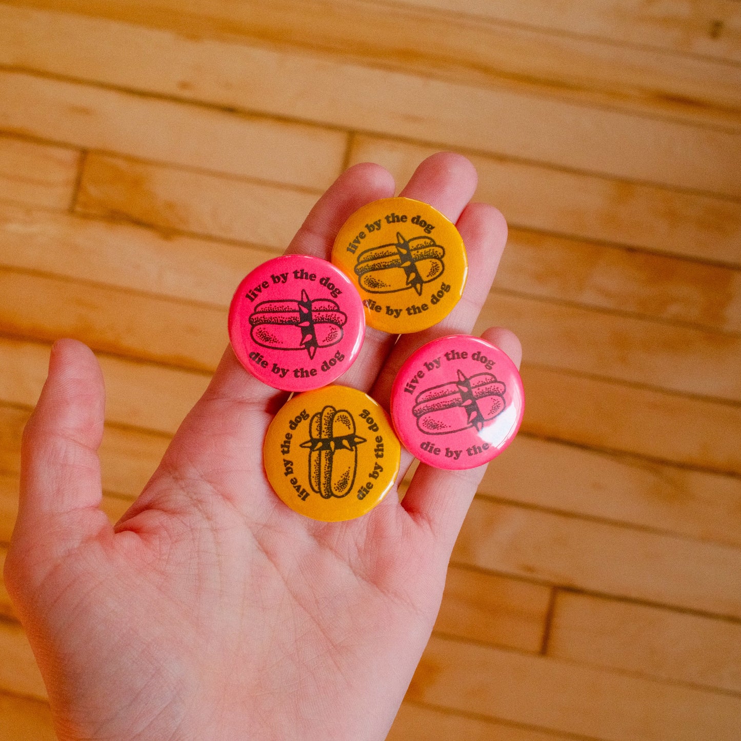 HOT DOG PINBACK BUTTON