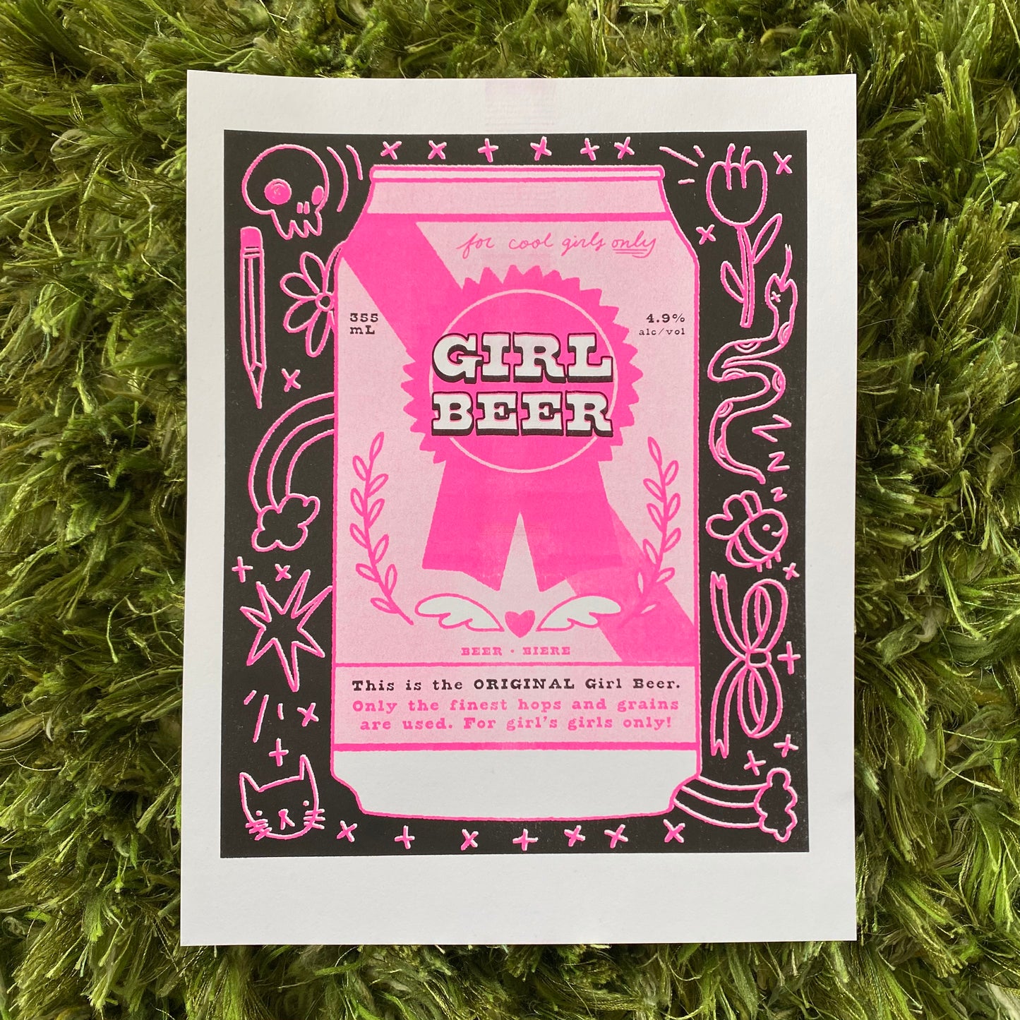 GIRL BEER PRINT